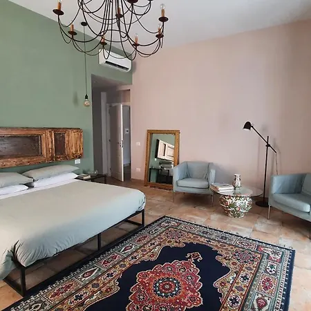 Il Miracolo Casa Neapel
